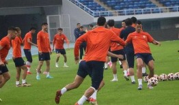 中超足球队最新爆料,转会风云再起，新赛季备战全面开启