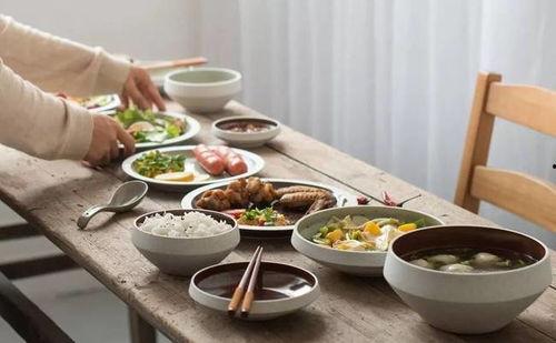 娱乐吃瓜酱洗碗,趣味横生的家务时光